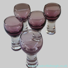 Load image into Gallery viewer, Scottish Glass. 1970s Fve Caithness Canisbay Small Heather Space Age Glasses. Plus Matching Decanter - British Glass
