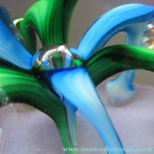 Load image into Gallery viewer, Paul Ysart H Cane Harland Fountain Scottish Paperweight
