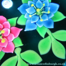 Load image into Gallery viewer, 1992 Lampwork Caithness Paperweight 1992 William Manzon Rose Garland
