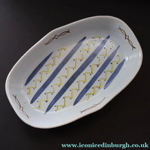 Load image into Gallery viewer, Scottish Pottery. 1950s Buchan Stoneware Large Shallow Serving Dish. Hebrides Pattern. - Scottish Pottery
