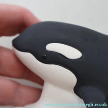 Load image into Gallery viewer, Vintage 1970s Scottish HIGHBANK PORCELAIN (Lochgilphead). Pair of Orcas or Killer Whales
