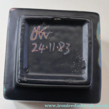 Load image into Gallery viewer, SCOTTISH POTTERY. 1980s Margery Clinton Cube Shape Footed Pot with Fine Lustre Glazes
