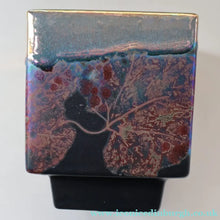 Load image into Gallery viewer, SCOTTISH POTTERY. 1980s Margery Clinton Cube Shape Footed Pot with Fine Lustre Glazes
