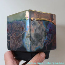 Load image into Gallery viewer, SCOTTISH POTTERY. 1980s Margery Clinton Cube Shape Footed Pot with Fine Lustre Glazes
