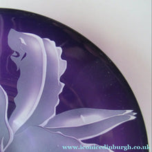 Load image into Gallery viewer, SCOTTISH Studio Glass by Julie Linstead. Very Fine Shallow Footed Dish. 8 inches diameter
