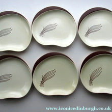 Load image into Gallery viewer, Carlton Ware Medium Plates 1950s Brown Windswept Pattern
