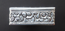 Load image into Gallery viewer, ANTIQUE 1870s Indian Chased Silver Oblong Snuff Box. TRICHINOPOLY.
