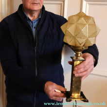 Load image into Gallery viewer, Vintage BRUTALIST / ART DECO Brass Table Lamp with Opaque Cream Star Globe Glass Shade
