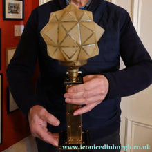 Load image into Gallery viewer, Vintage BRUTALIST / ART DECO Brass Table Lamp with Opaque Cream Star Globe Glass Shade
