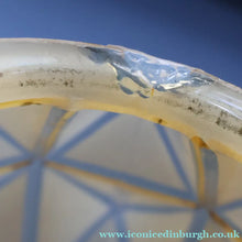 Load image into Gallery viewer, Vintage BRUTALIST / ART DECO Brass Table Lamp with Opaque Cream Star Globe Glass Shade

