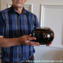 Load image into Gallery viewer, STUDIO POTTERY. Keith Smith: Squat Lidded Bowl or Pot with Mottled / Tiger Stripe Decoration
