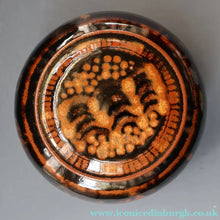 Load image into Gallery viewer, STUDIO POTTERY. Keith Smith: Squat Lidded Bowl or Pot with Mottled / Tiger Stripe Decoration - British Ceramics
