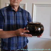 Load image into Gallery viewer, STUDIO POTTERY. Keith Smith: Squat Lidded Bowl or Pot with Mottled / Tiger Stripe Decoration
