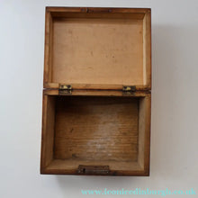 Load image into Gallery viewer, THE BANDSTAND. Antique 19th Century MAUCHLINE Trinket Box. Scottish International Exhibition Edinburgh 1886
