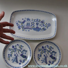 Load image into Gallery viewer, THREE PIECES of Vintage Norwegian Ceramics by Figgjo Flint: Lotte Design. Large Oblong Dish and Two Side Plates
