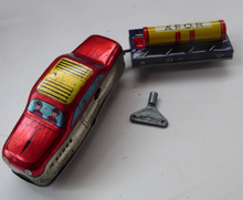 Load image into Gallery viewer, Rakodo Vonat. Hungarian Wind Up Tin Plate Toy Train
