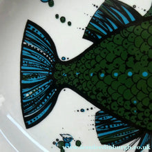 Load image into Gallery viewer, 1970's AQUARIUS Oval Plate. WASHINGTON POTTERY. Quirky Green Fish
