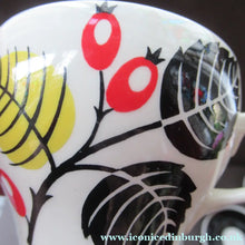 Load image into Gallery viewer, 1950s Wade Red Berries Rosehip Pattern, Trio: Cup, Saucer and Side Plate
