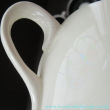 Load image into Gallery viewer, 1950s Wade Red Berries Rosehip Pattern, Trio: Cup, Saucer and Side Plate
