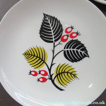 Load image into Gallery viewer, 1950s Wade Red Berries Rosehip Pattern, Trio: Cup, Saucer and Side Plate

