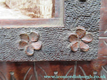 Load image into Gallery viewer, Victorian Mintons Tile. Cardinal Beaton's House in Edinburgh
