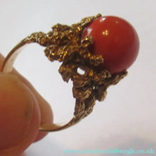 Load image into Gallery viewer, 1960s 18ct Gold &amp; Natural Coral Cocktail Ring UK Size P
