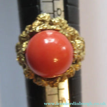 Load image into Gallery viewer, Stylish Vintage Brutalist Style 18ct Yellow Gold &amp; Coral Reef Cocktail Ring UK Size P - Vintage Jewellery
