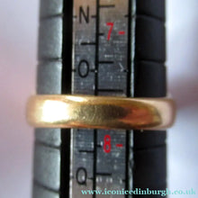 Load image into Gallery viewer, Stylish Vintage Brutalist Style 18ct Yellow Gold &amp; Coral Reef Cocktail Ring UK Size P - Vintage Jewellery
