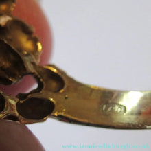 Load image into Gallery viewer, 1960s 18ct Gold &amp; Natural Coral Cocktail Ring UK Size P
