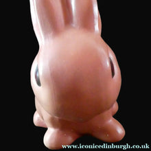Load image into Gallery viewer, Vintage 1940s SYLVAC STYLE Bubblegum Pink Snub Nose Bunny Rabbit. 5 inches - British Ceramics
