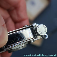 Load image into Gallery viewer, Vintage 1950s KKW "Photo Flash" Novelty Table Lighter. In the Shape of a Camera. Excellent Condition

