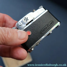 Load image into Gallery viewer, Vintage 1950s KKW "Photo Flash" Novelty Table Lighter. In the Shape of a Camera. Excellent Condition


