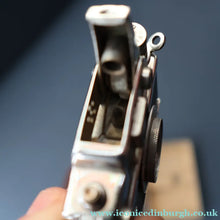 Load image into Gallery viewer, Vintage 1950s KKW "Photo Flash" Novelty Table Lighter. In the Shape of a Camera. Excellent Condition

