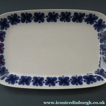 Load image into Gallery viewer, Vintage 1950s MARIANNE WESTMAN Oblong Serving Platter by Rörstrand Sweden. "Mon Amie" Pattern (30.3 x 20 cm)
