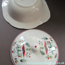 Load image into Gallery viewer, Vintage Garden Design 1950s Crown Ducal Arizona Serving Dish or Tureen
