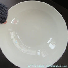 Load image into Gallery viewer, Crown Ducal Lidded Serving Dish Pink Water Lily Pattern
