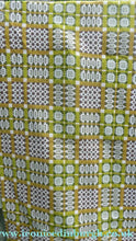 Load image into Gallery viewer, Vintage 1960s / 1970s Welsh Wool Blanket. Excellent Condition with No Damages
