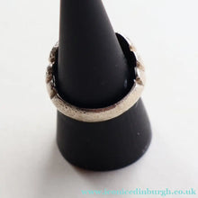 Load image into Gallery viewer, Vintage 1970s Chunky Silver Brutalist Signet Ring.  Size Q
