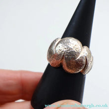 Load image into Gallery viewer, Vintage 1970s Chunky Silver Brutalist Signet Ring.  Size Q
