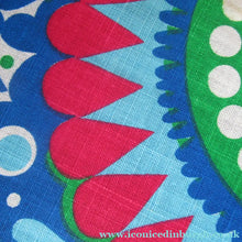 Load image into Gallery viewer, 1960s Irish Linen Psychedelic Abstract Pattern Tea Towel Bar Cloth
