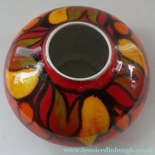 Load image into Gallery viewer, 1970s POOLE DELHIS Onion Vase (Shape 32). 7 1/2 inches diameter
