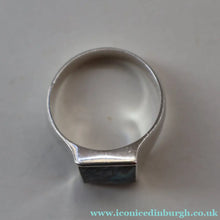 Load image into Gallery viewer, Vintage 1970s Silver Signet Ring with Small Square Abalone Inclusion. Size T
