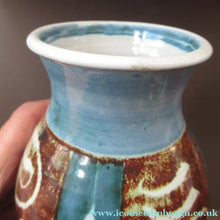 Load image into Gallery viewer, 1970s British Art Pottery Aldermaston Pottery Vase. Possibly David Tipler
