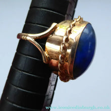 Load image into Gallery viewer, Vintage 9ct gold ring with lapis lazuli Stone
