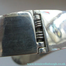Load image into Gallery viewer, Vintage 925 Sterling Silver Bracelet with Lapis Lazuli Inset Decorations
