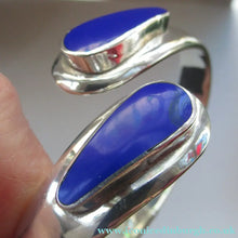 Load image into Gallery viewer, Vintage 925 Sterling Silver Bracelet with Lapis Lazuli Inset Decorations
