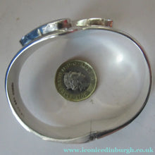 Load image into Gallery viewer, Vintage 925 Sterling Silver Bracelet with Lapis Lazuli Inset Decorations
