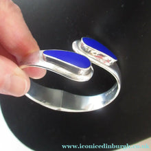 Load image into Gallery viewer, Vintage 925 Sterling Silver Bracelet with Lapis Lazuli Inset Decorations
