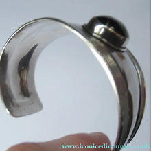Load image into Gallery viewer, Vintage 925 Silver Cuff Bracelet with Onyx Cabochon Mexican

