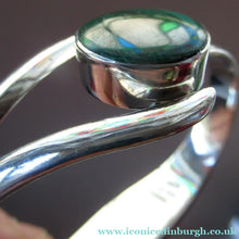 Load image into Gallery viewer, Vintage Mexican Taxco 925 Sterling Silver Bracelet or Hinged Bangle
